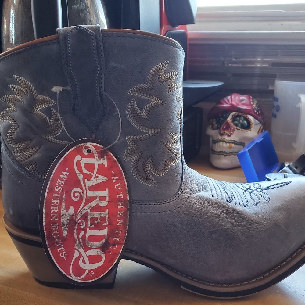 Brand New w/tags Laredo short boots Ladies size 10